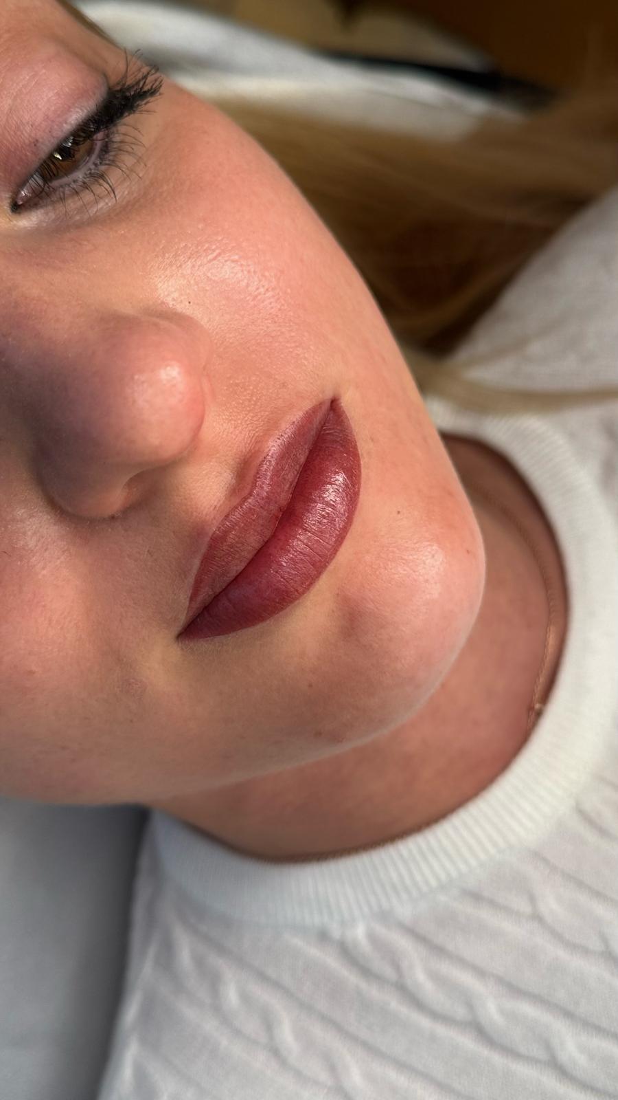 Esempio colore labbra trucco permanente Roma